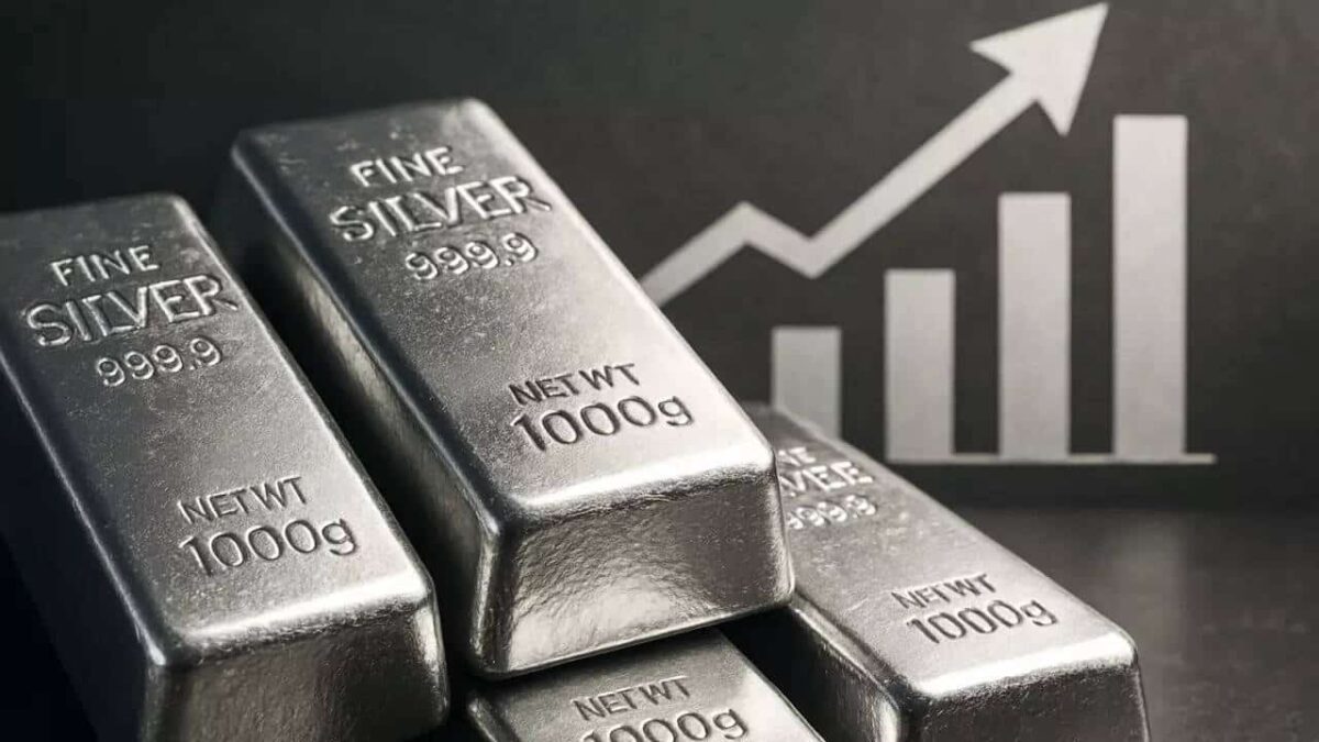 Silver Price Hits Rs 2.74 Lakh Per Kg Shattering 46 Year Record Amid Global Uncertainty